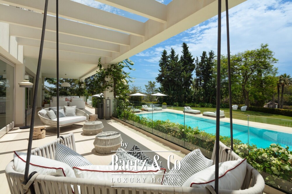 Villa - Nueva Andalucia - Marbella - Ref: 8646 image