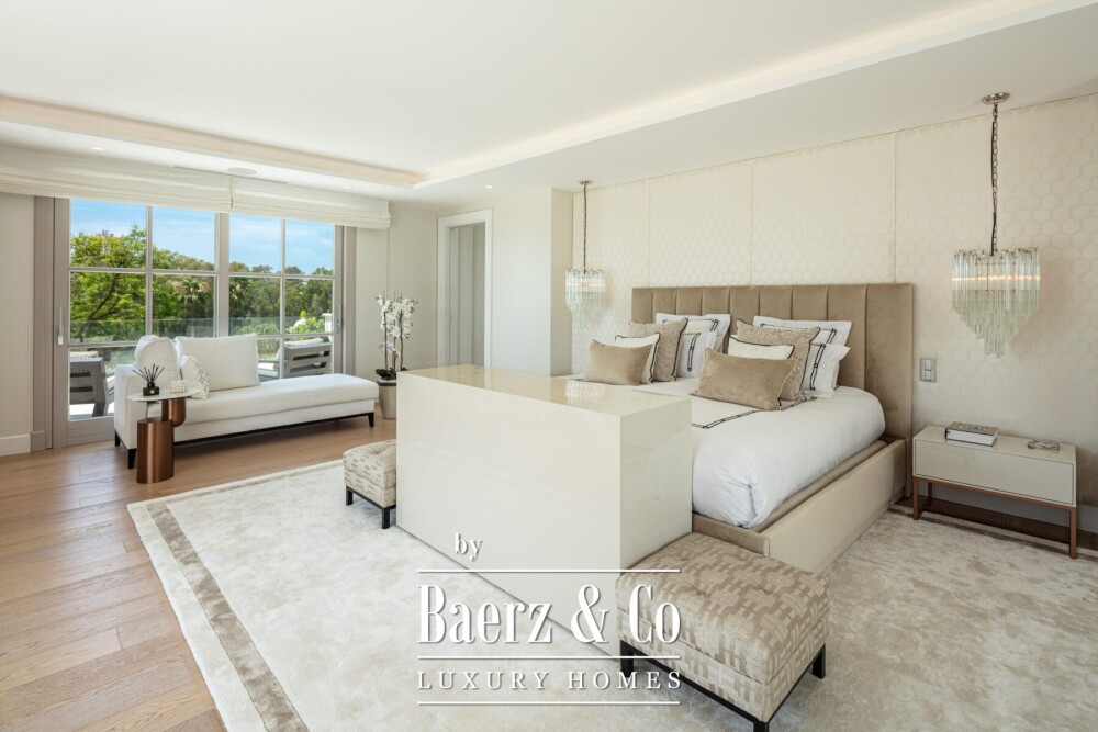 Villa - Nueva Andalucia - Marbella - Ref: 8646 image