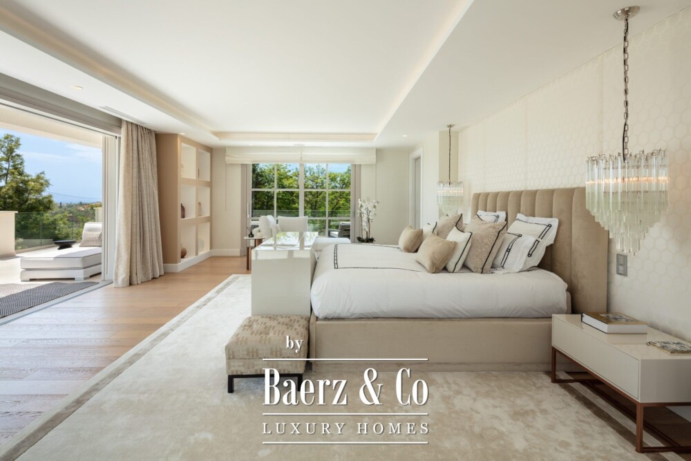 Villa - Nueva Andalucia - Marbella - Ref: 8646 image