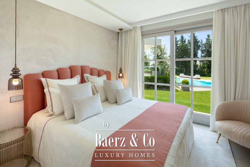 Villa - Nueva Andalucia - Marbella - Ref: 8646 image