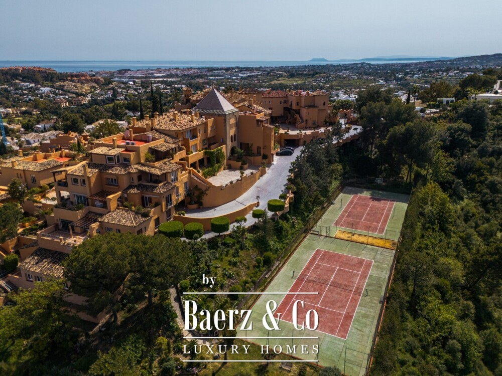 Apartment - Nueva Andalucia - Marbella - Ref: 8652 image