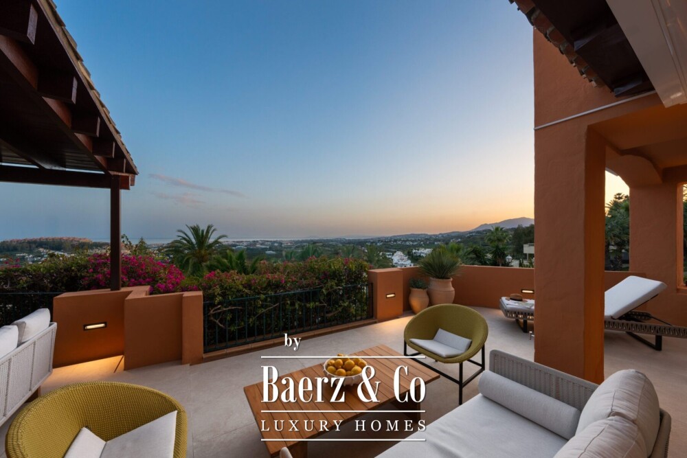Apartment - Nueva Andalucia - Marbella - Ref: 8652 image