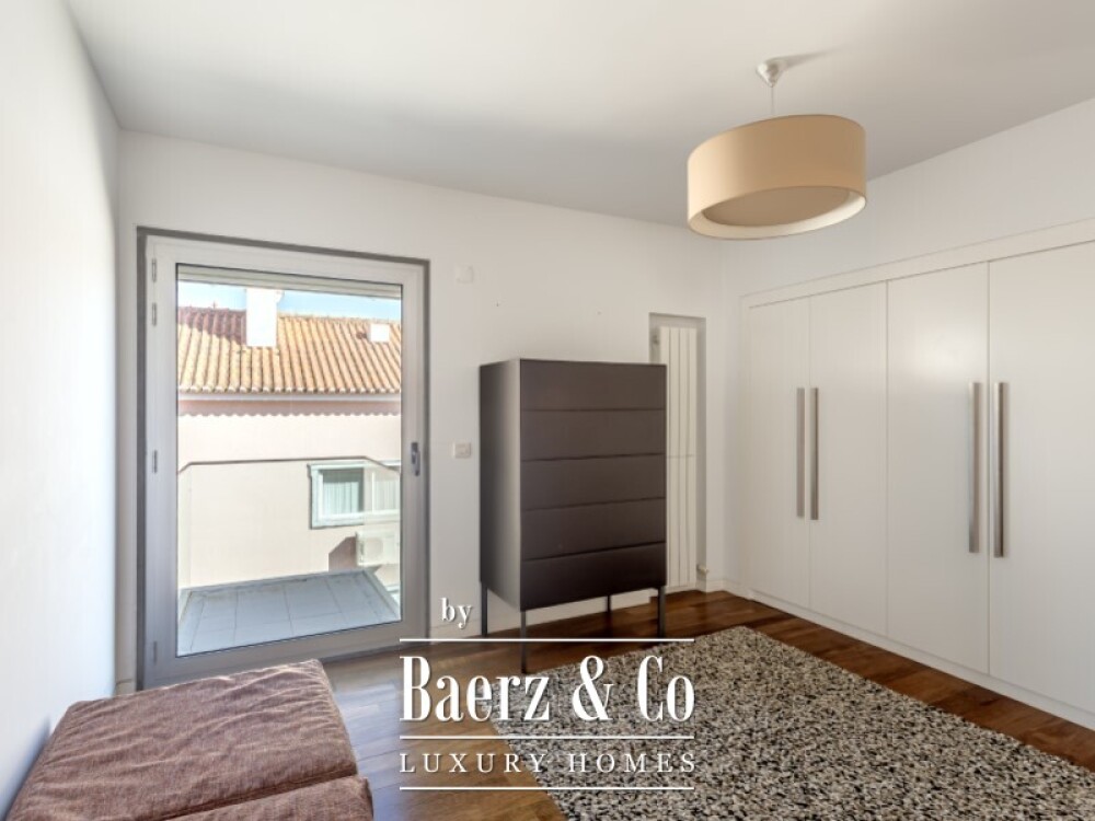 3 + 2 Bedroom Duplex Penthouse with Private Terraces, Pool and Sea View in Cascais image