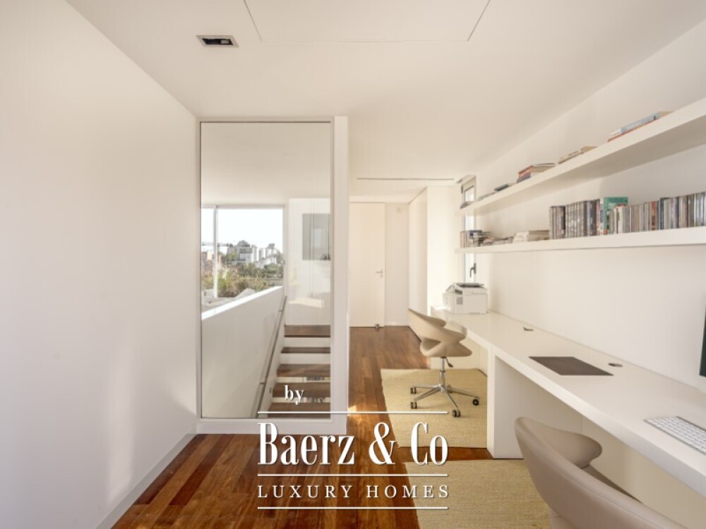 3 + 2 Bedroom Duplex Penthouse with Private Terraces, Pool and Sea View in Cascais image