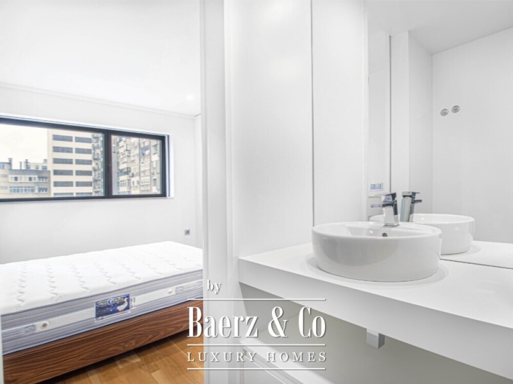 Brand New 3-Bedroom Apartment in Avenidas Novas image