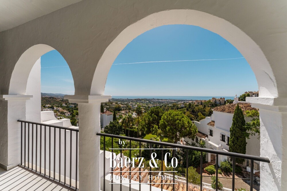 Apartment - Benahavis - Ref: 8677 image