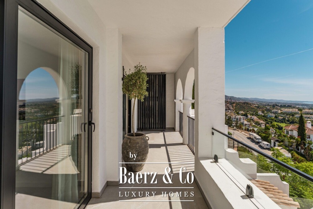 Apartment - Benahavis - Ref: 8677 image