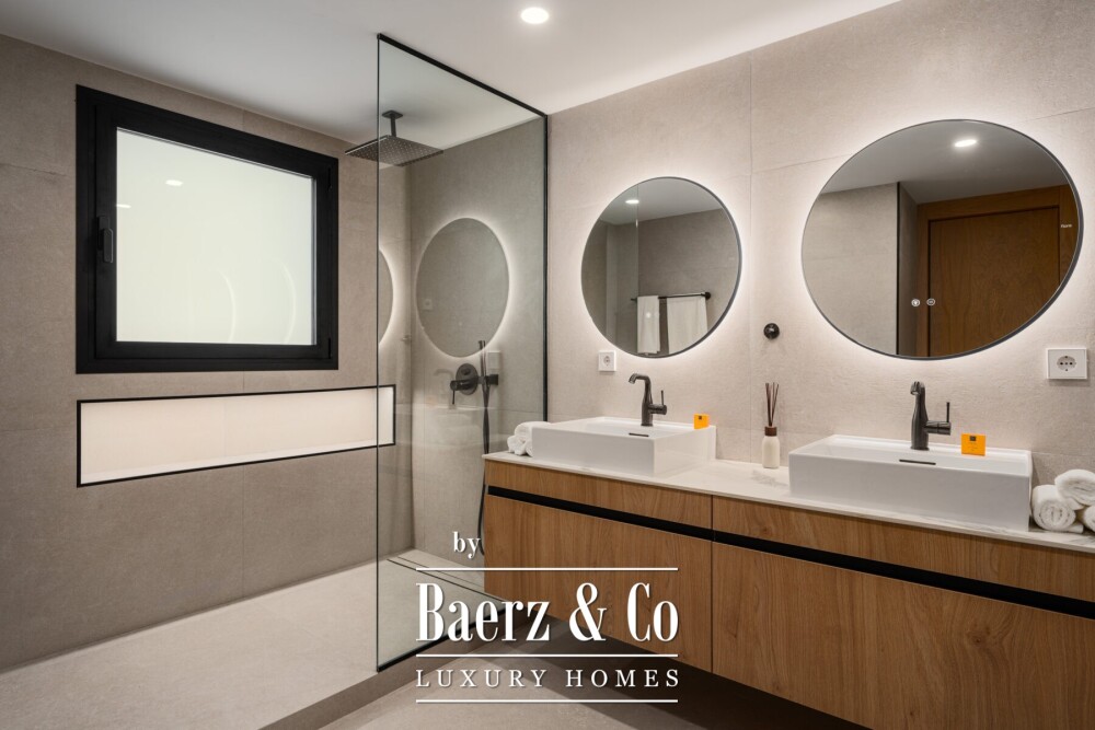 Apartment - Nueva Andalucia - Marbella - Ref: 8678 image