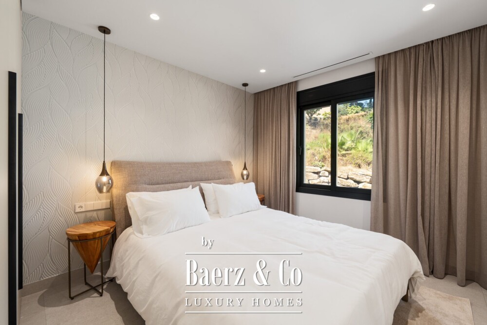 Apartment - Nueva Andalucia - Marbella - Ref: 8678 image