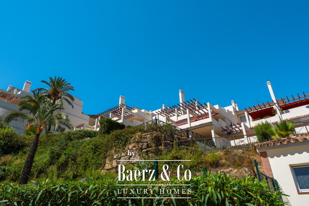 Apartment - Nueva Andalucia - Marbella - Ref: 8678 image