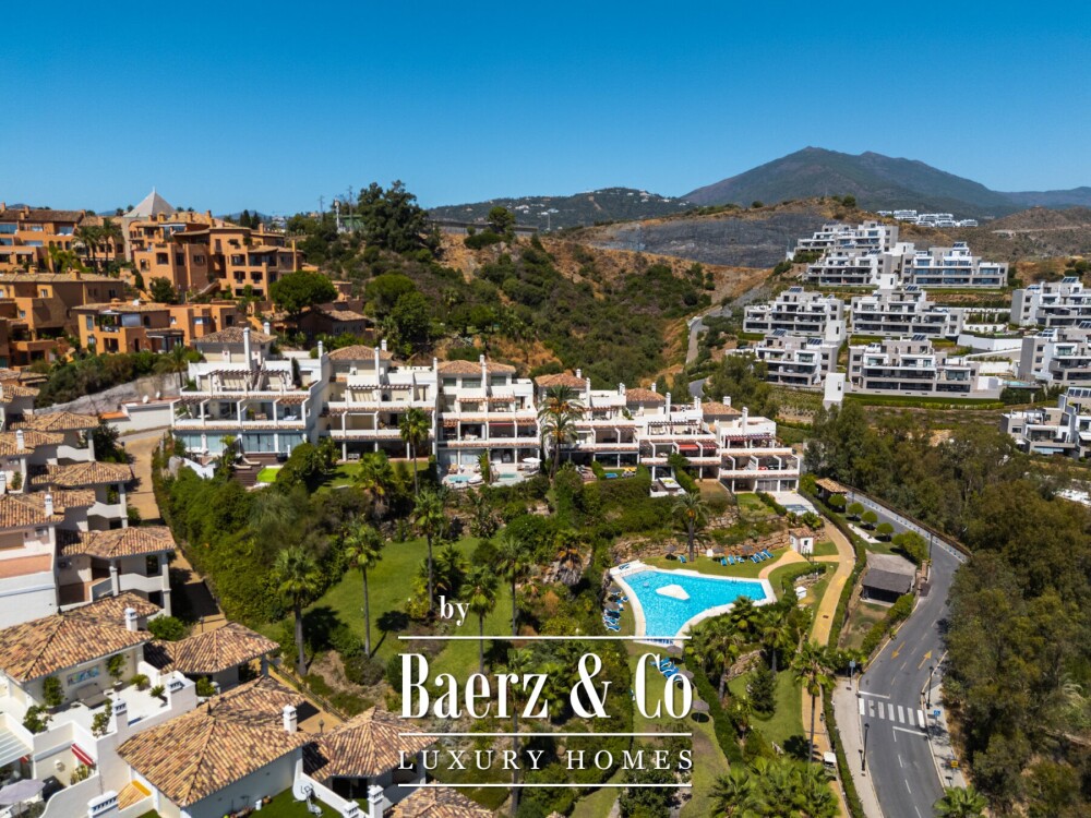 Apartment - Nueva Andalucia - Marbella - Ref: 8678 image