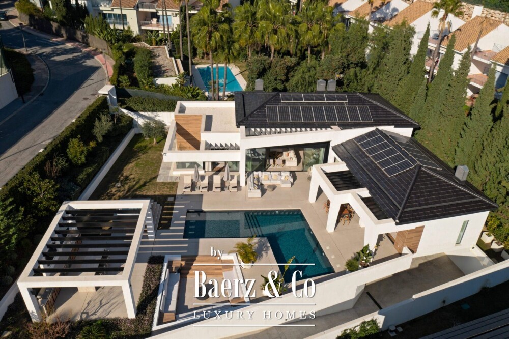 Villa - Nueva Andalucia - Marbella - Ref: 8697 image