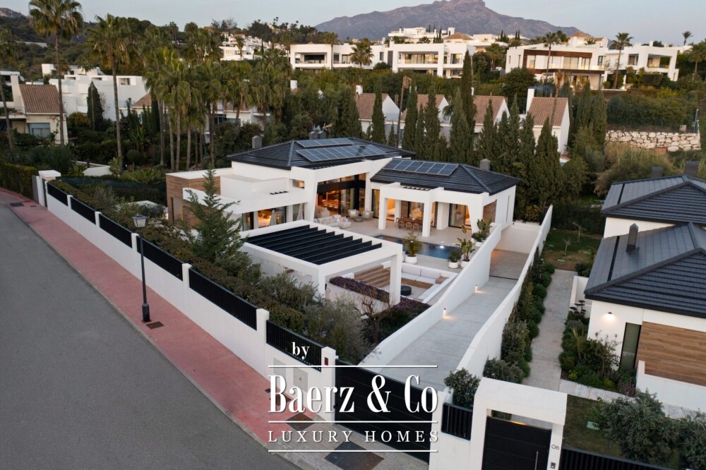 Villa - Nueva Andalucia - Marbella - Ref: 8697 image