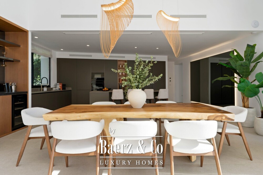 Villa - Nueva Andalucia - Marbella - Ref: 8697 image