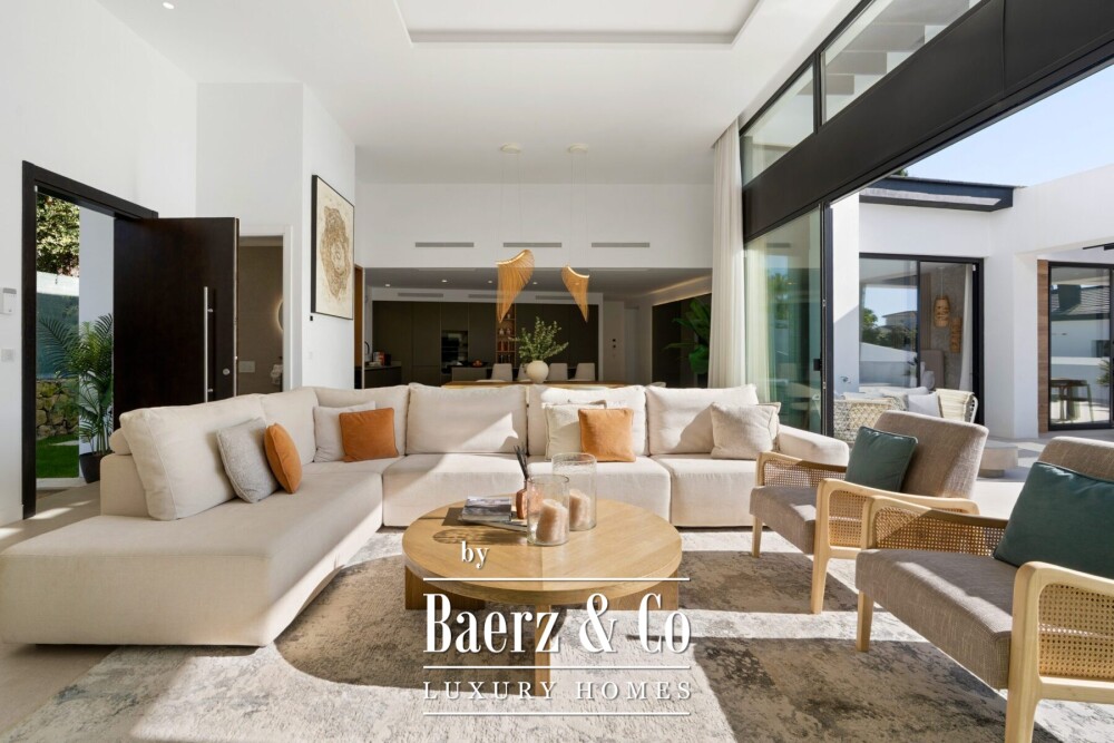 Villa - Nueva Andalucia - Marbella - Ref: 8697 image