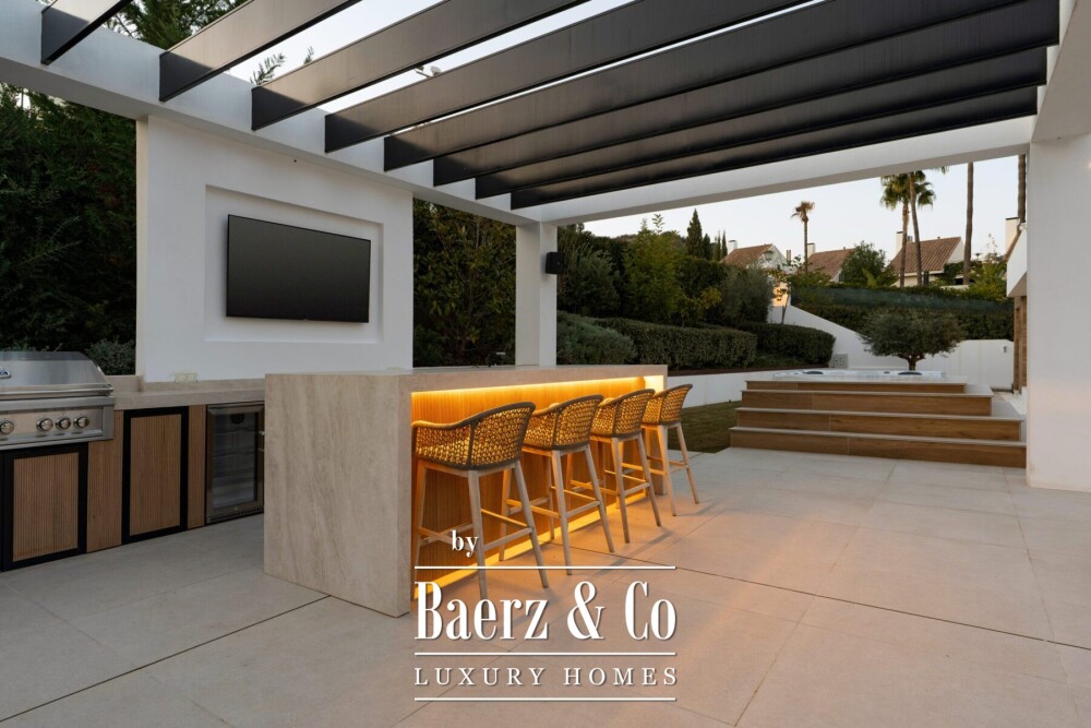Villa - Nueva Andalucia - Marbella - Ref: 8697 image