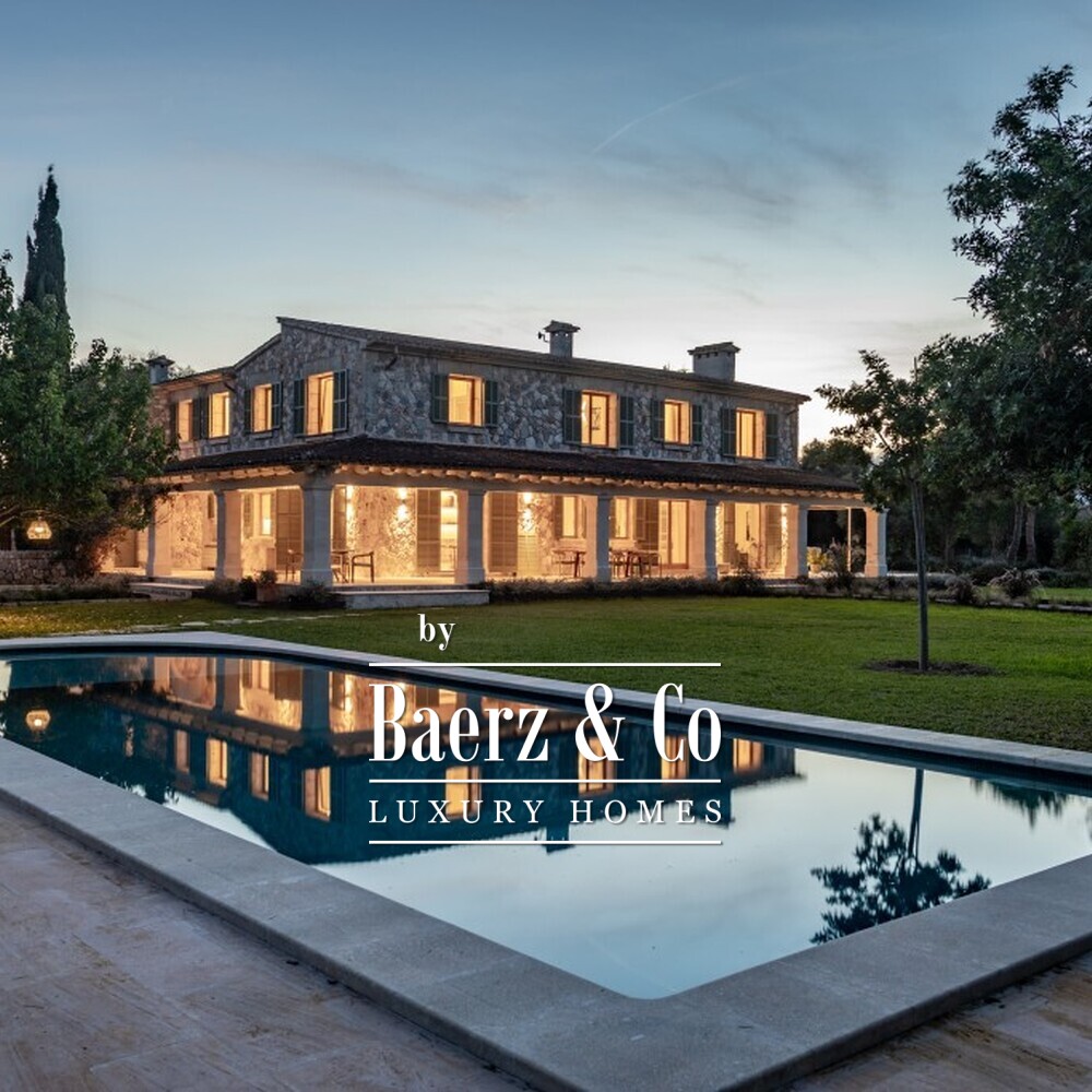 Spectacular country villa close to Pollenca image