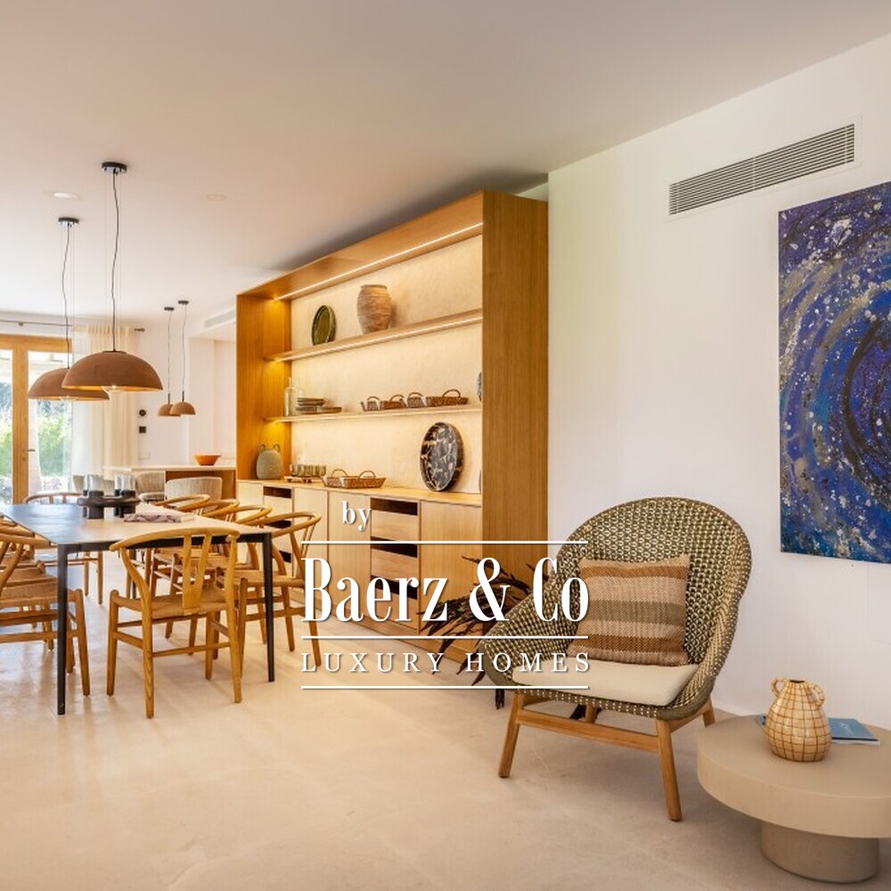 Spectacular country villa close to Pollenca image