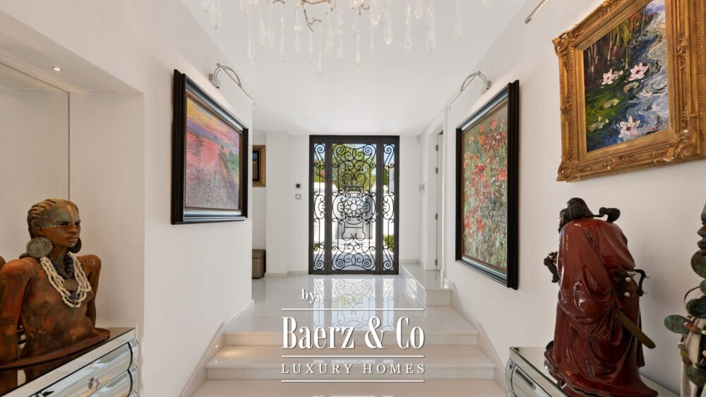 Villa - Nueva Andalucia - Marbella - Ref: 8708 image