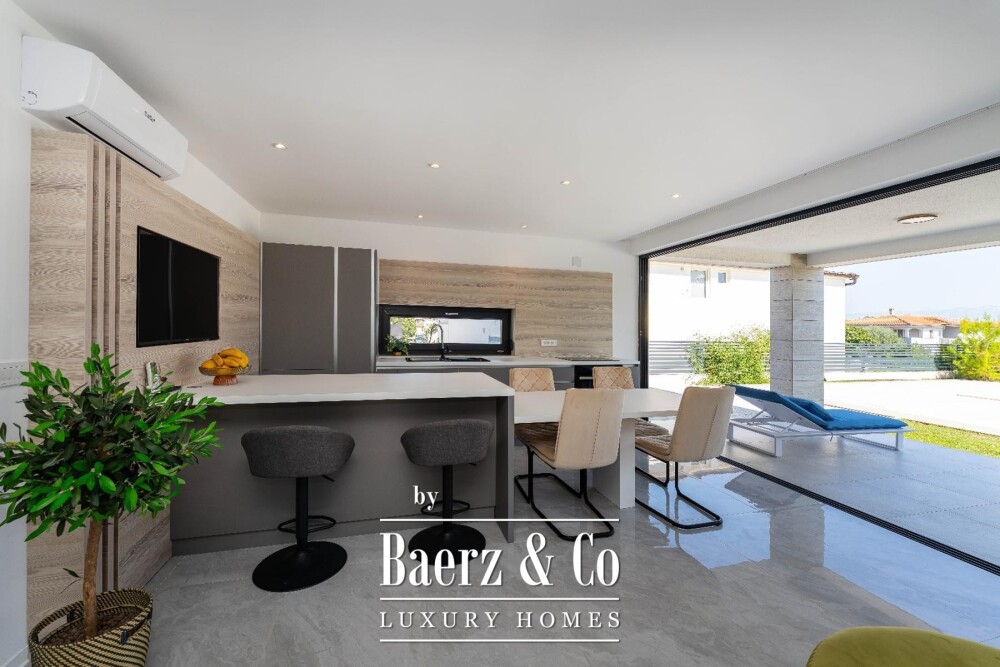 Zadar, Vir, luxury villa with six residential units, only 250m from the sea image