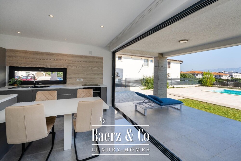 Zadar, Vir, luxury villa with six residential units, only 250m from the sea image