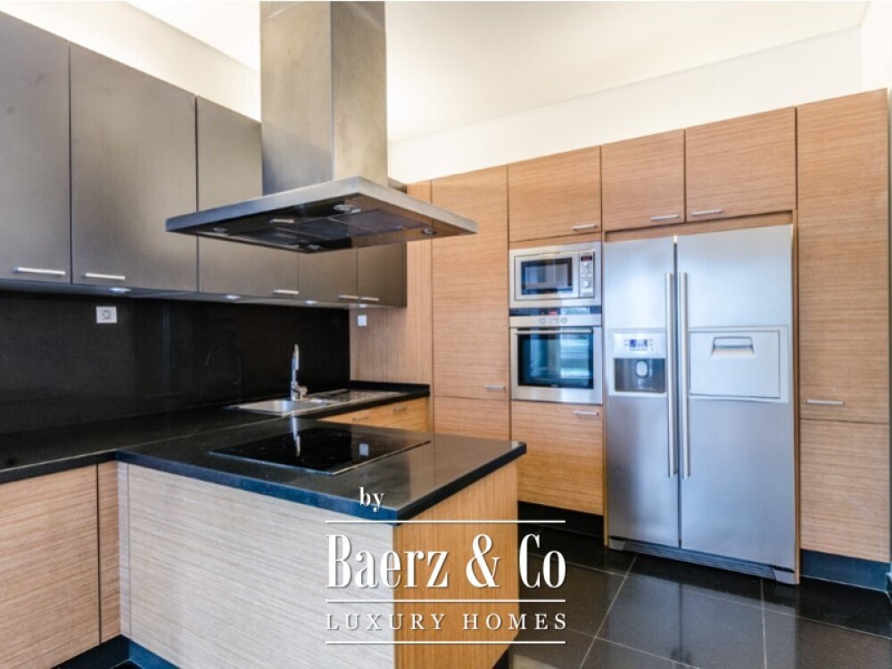 3-bedroom apartment with private parking, in a prime Chiado location image