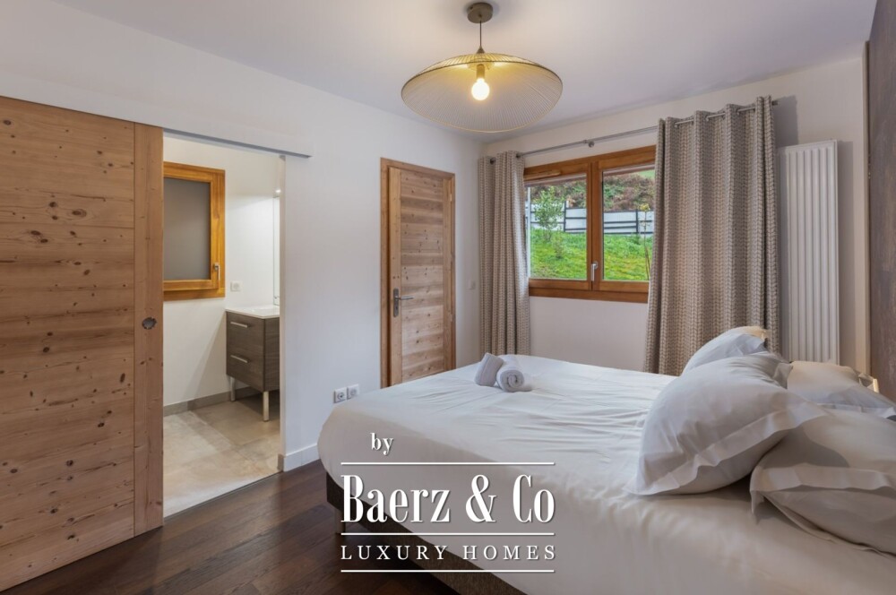 3-bedroom apartment - Close to the village image