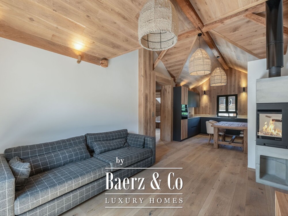 Bright 4-room apartment with private entrance - Top floor, Megève image