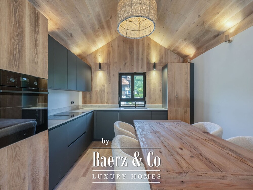 Bright 4-room apartment with private entrance - Top floor, Megève image