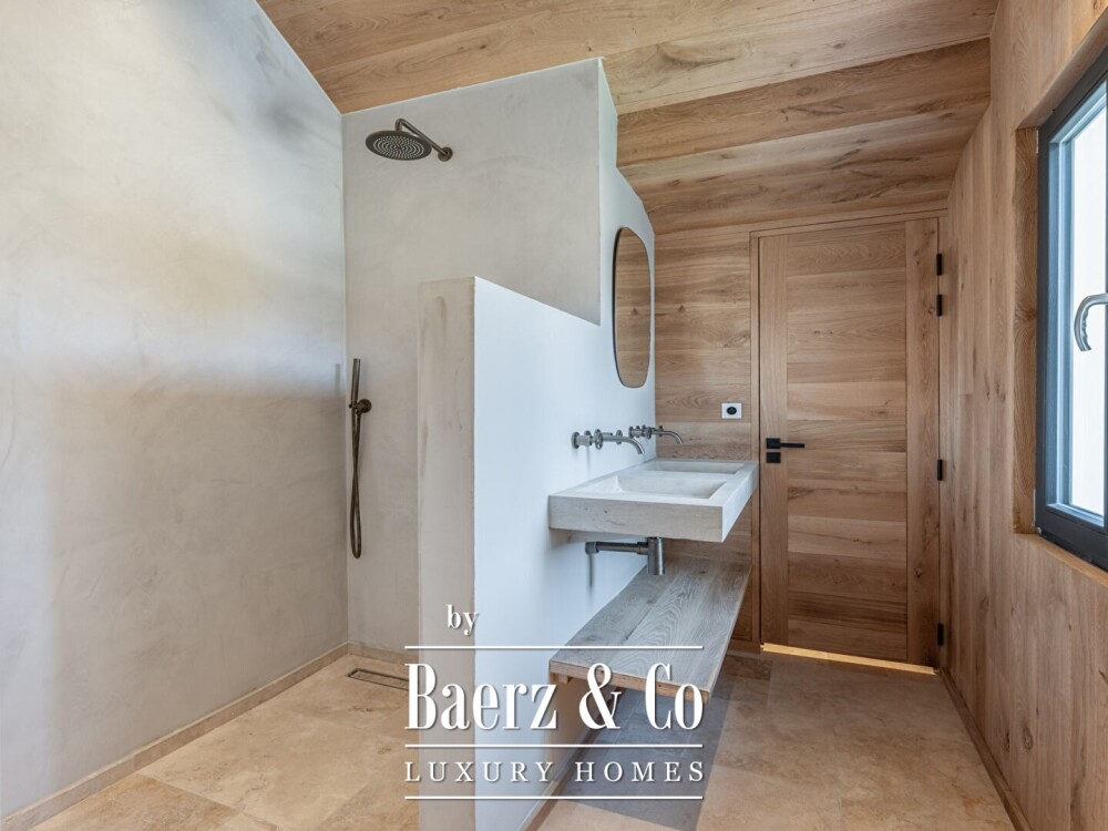 Bright 4-room apartment with private entrance - Top floor, Megève image