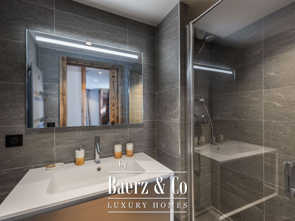 Semi-detached chalet - 4 bedrooms - Rochebrune image