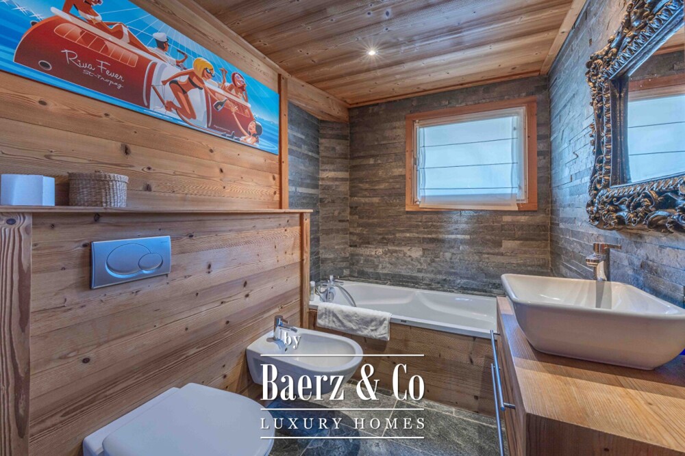 4-bedroom apartment - Top floor image