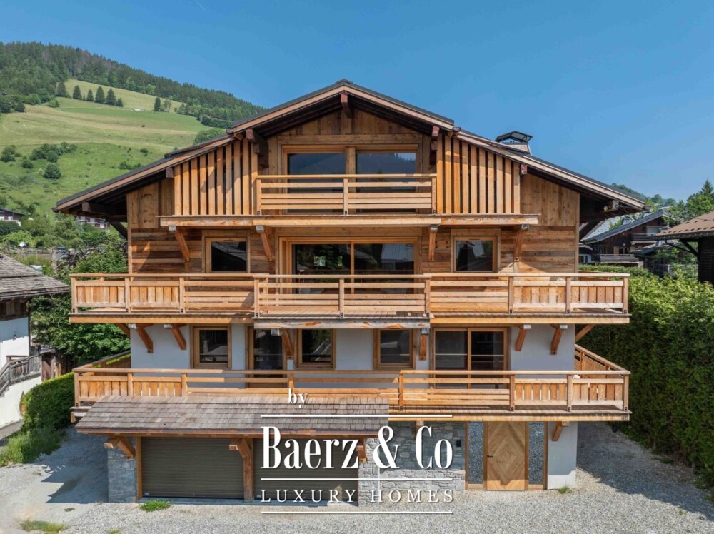 New chalet with 7 bedrooms and swimming pool - Village center image
