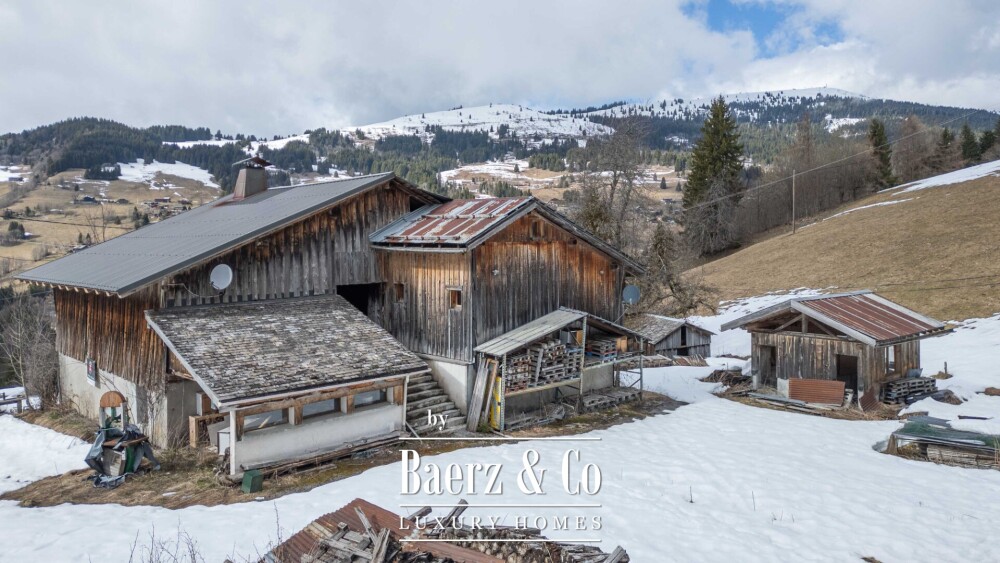 Authentic farmhouse to renovate - Prime location in Les Gets image