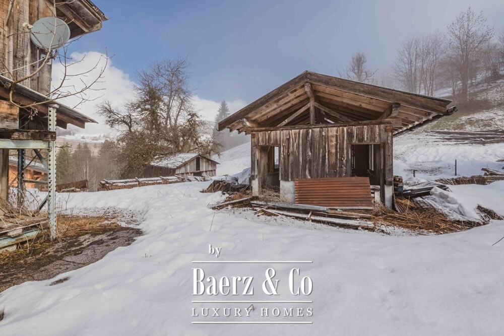 Authentic farmhouse to renovate - Prime location in Les Gets image