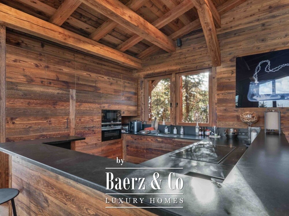 Exceptional Chalet - Six Bedrooms - Panoramic Views image