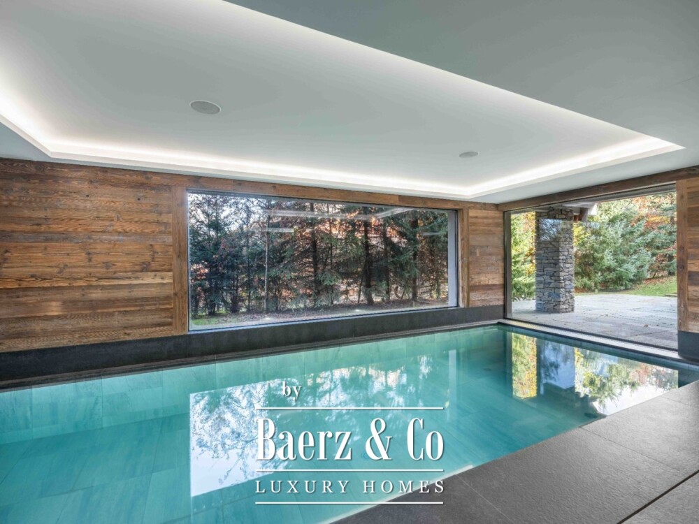 Exceptional Chalet - Six Bedrooms - Panoramic Views image