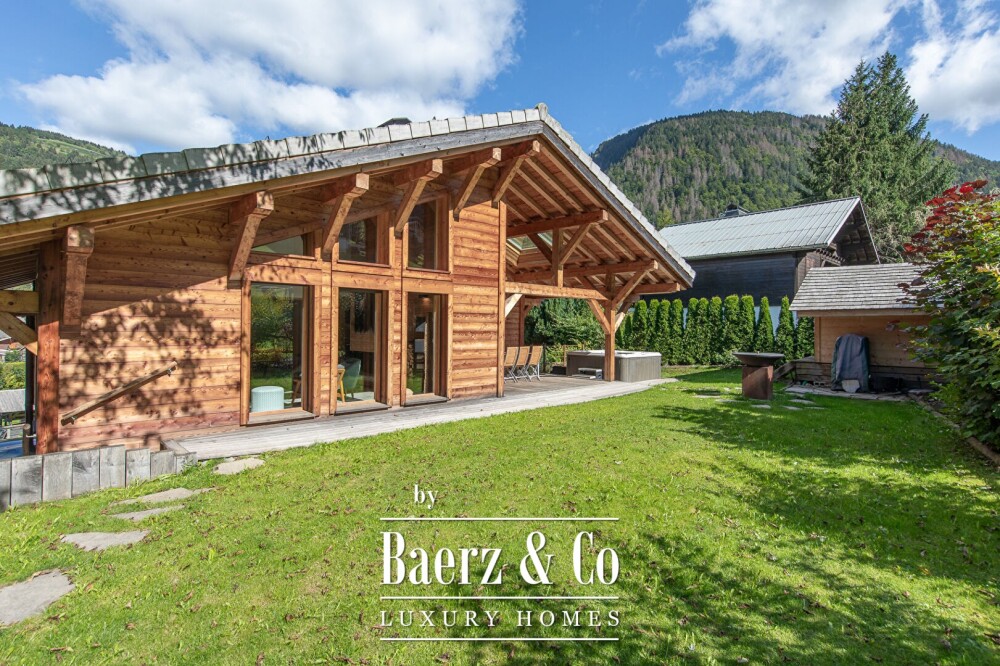 Recently built 7-room chalet - Ski-in/ski-out image