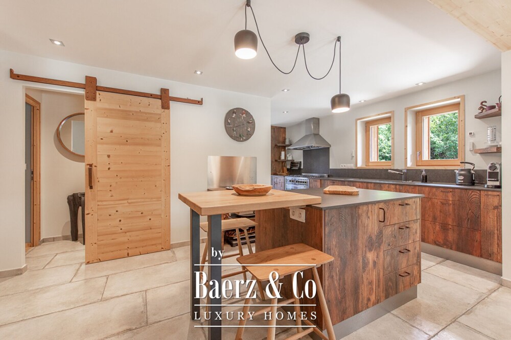 Recently built 7-room chalet - Ski-in/ski-out image