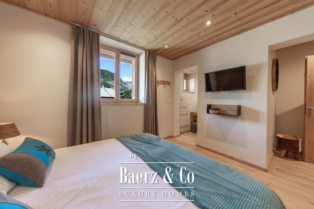 Recently built 7-room chalet - Ski-in/ski-out image