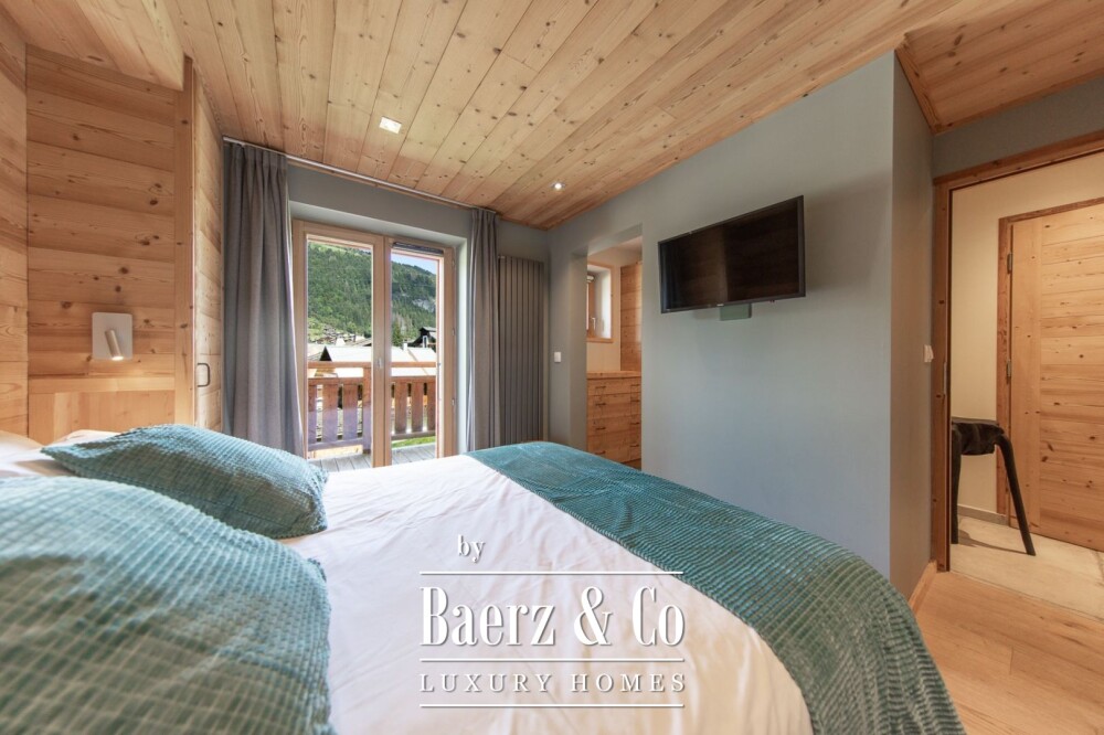 Recently built 7-room chalet - Ski-in/ski-out image