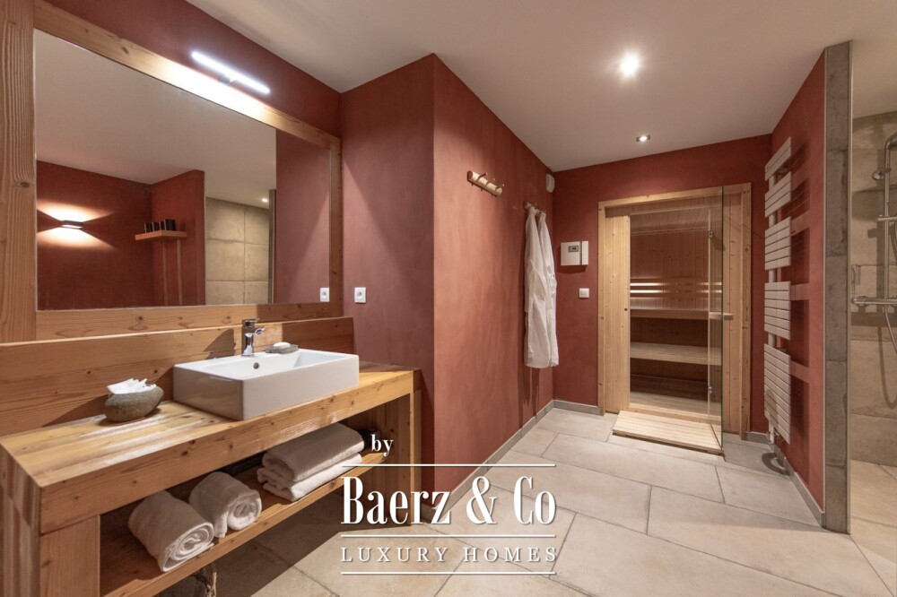 Recently built 7-room chalet - Ski-in/ski-out image
