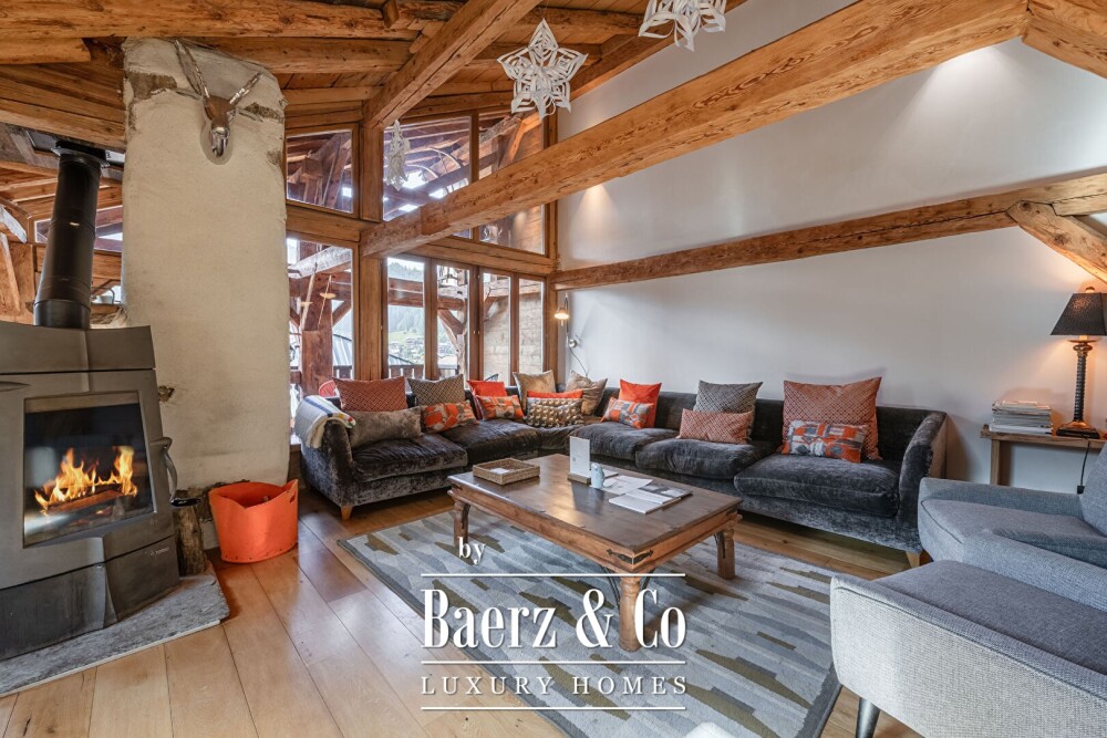 Luxury renovated semi-detached farmhouse - Close to town centre image