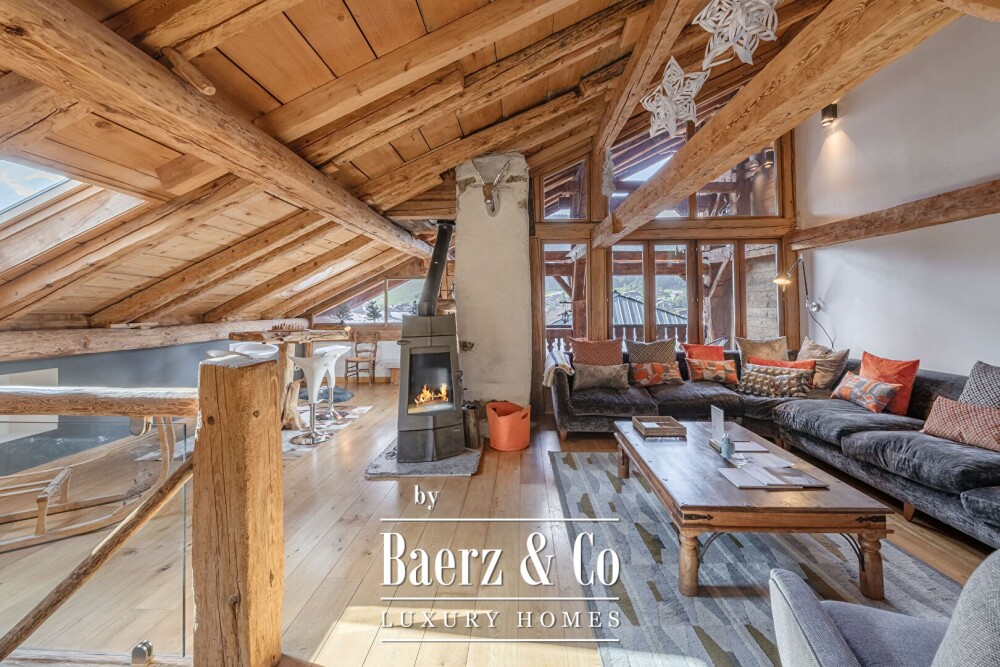 Luxury renovated semi-detached farmhouse - Close to town centre image