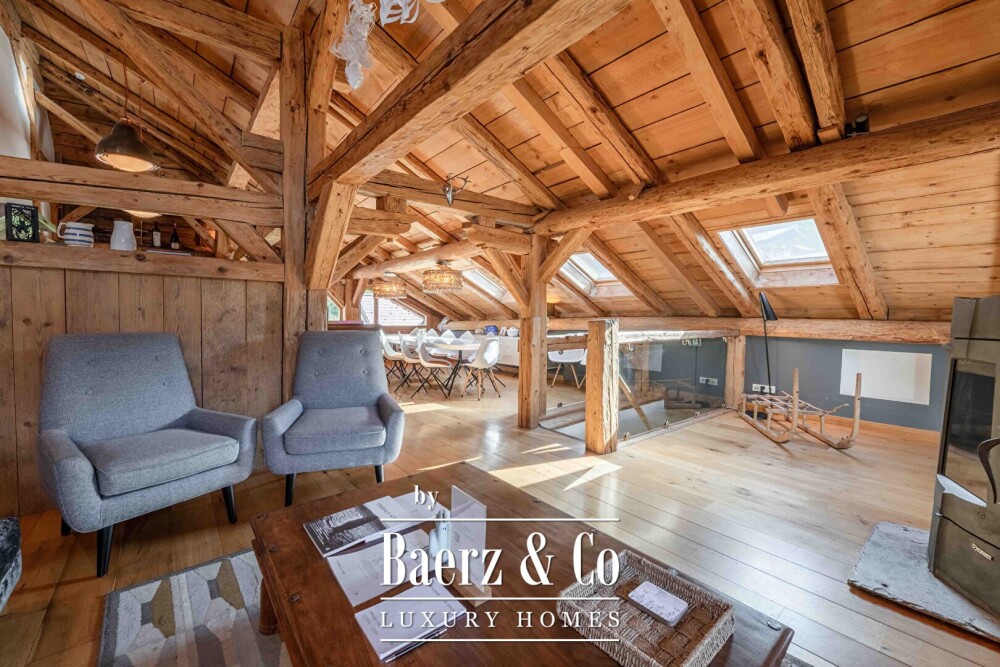 Luxury renovated semi-detached farmhouse - Close to town centre image