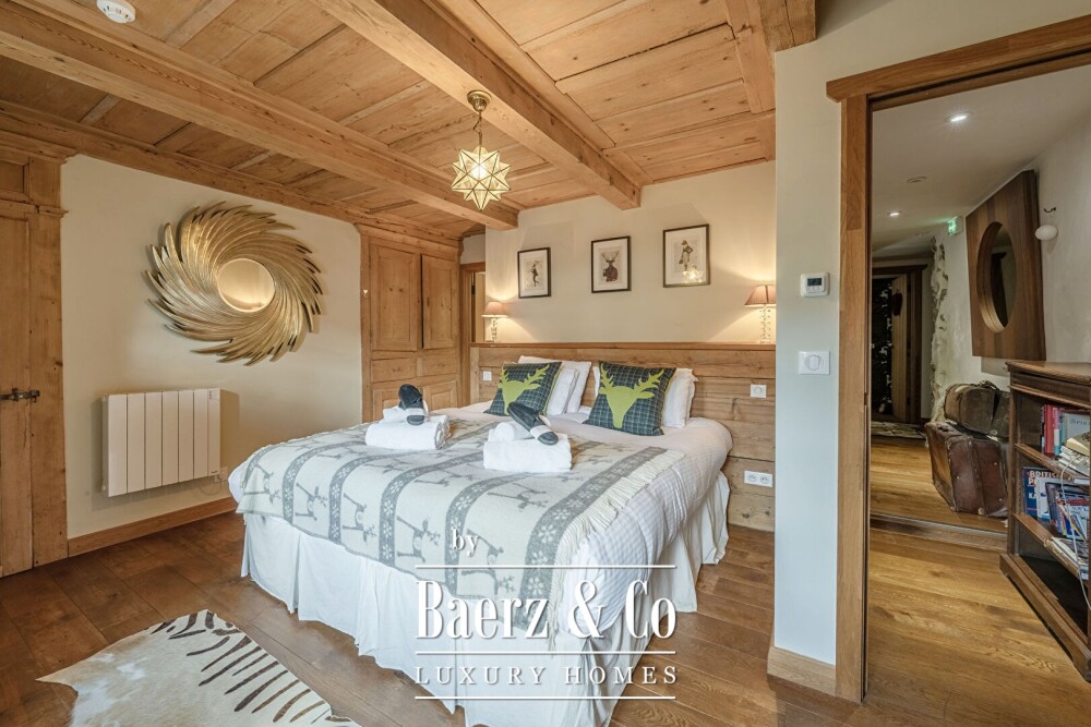 Luxury renovated semi-detached farmhouse - Close to town centre image