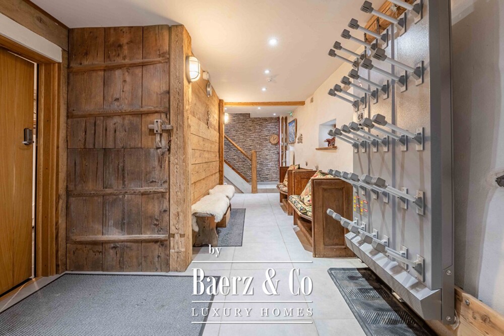 Luxury renovated semi-detached farmhouse - Close to town centre image