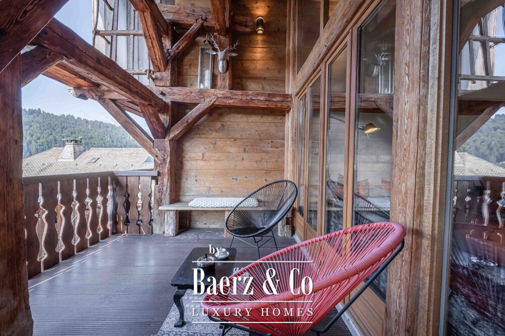 Luxury renovated semi-detached farmhouse - Close to town centre image