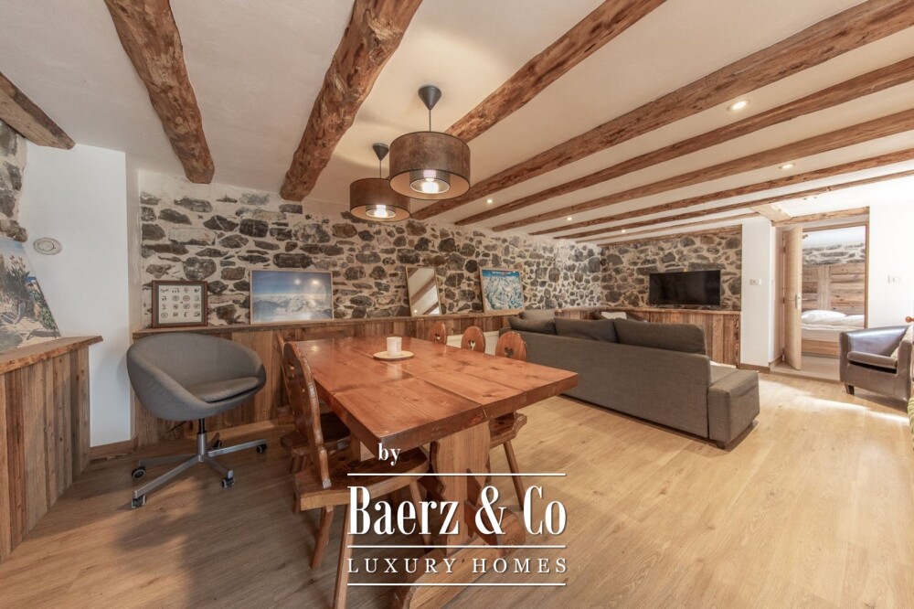 9 Bedrooms Chalet - Large Terrace with jacuzzi image