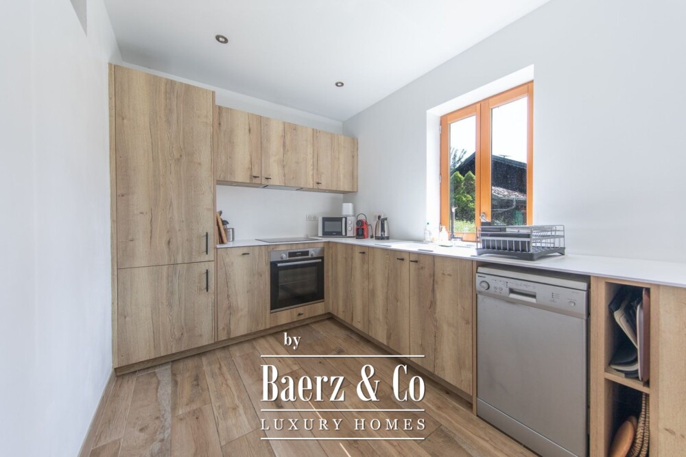 9 Bedrooms Chalet - Large Terrace with jacuzzi image